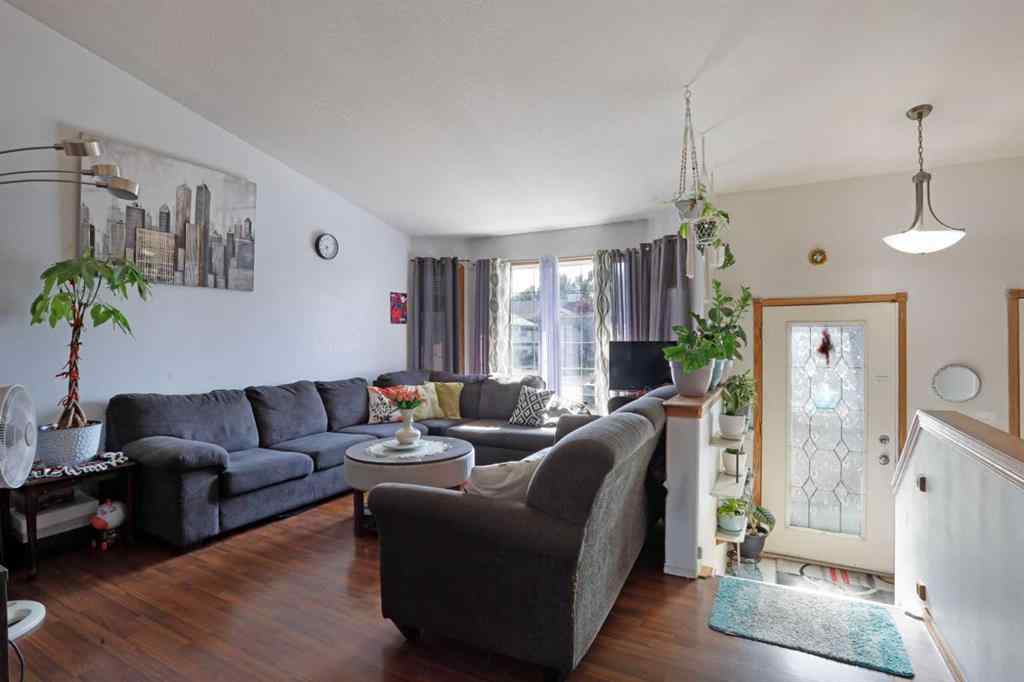 MLS® A2258557 - 60 Pleasant Park Road W in Pleasant Park Brooks, Residential