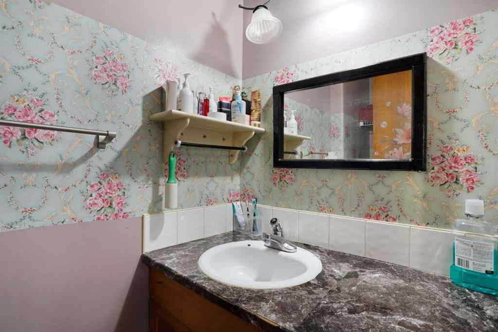 MLS® A2258557 - 60 Pleasant Park Road W in Pleasant Park Brooks, Residential