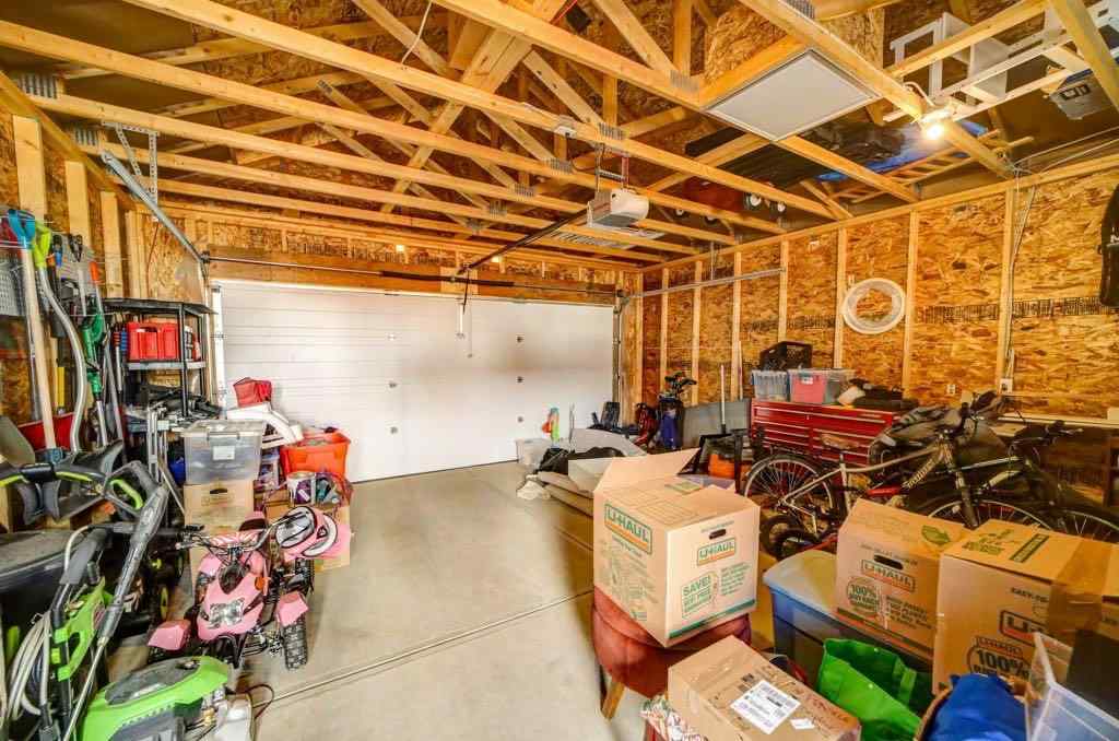 MLS® A2258571 - 2929 46 Street S in Discovery Lethbridge, Residential