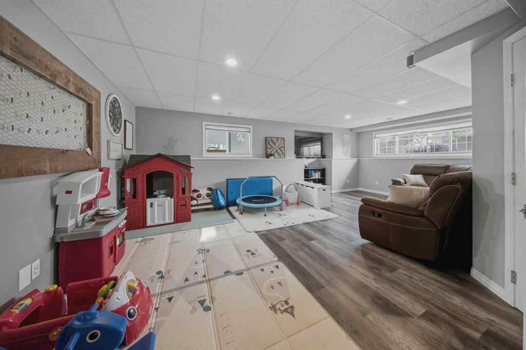 MLS® A2258576 - 105 Darling Crescent  in Devonshire Red Deer, Residential