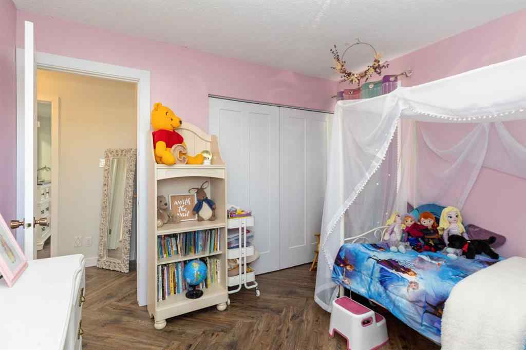MLS® A2258591 - 225 Farrell Crescent  in Dickinsfield Fort McMurray, Residential