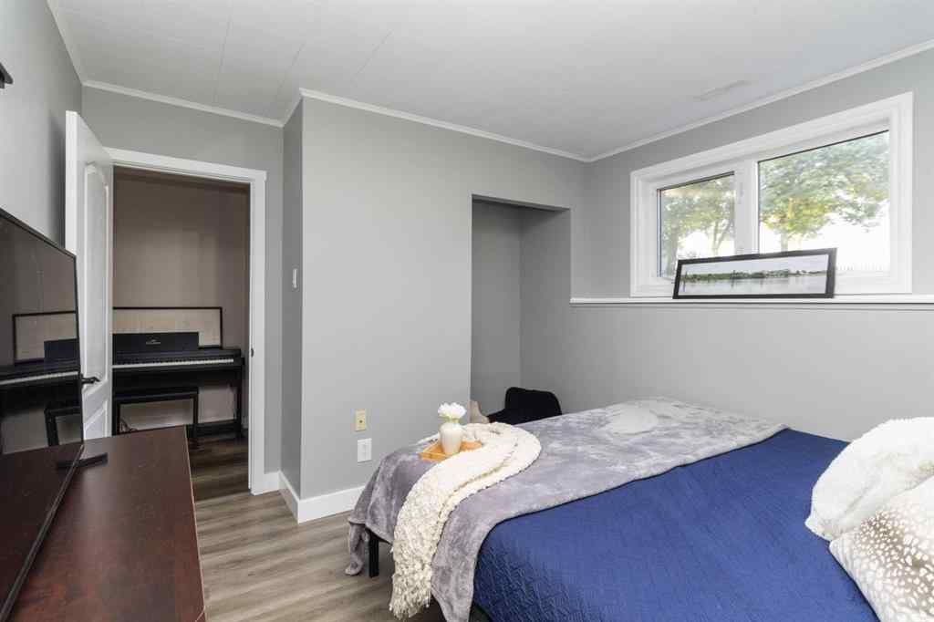 MLS® A2258591 - 225 Farrell Crescent  in Dickinsfield Fort McMurray, Residential