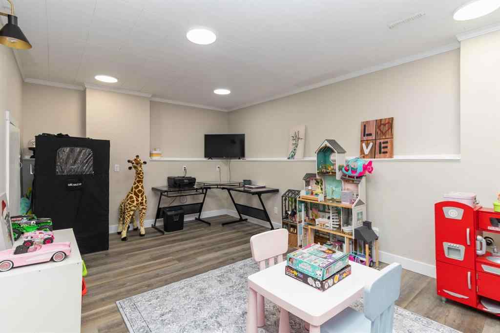 MLS® A2258591 - 225 Farrell Crescent  in Dickinsfield Fort McMurray, Residential