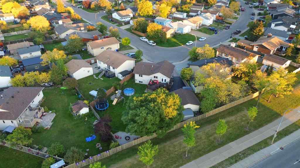 MLS® A2258591 - 225 Farrell Crescent  in Dickinsfield Fort McMurray, Residential