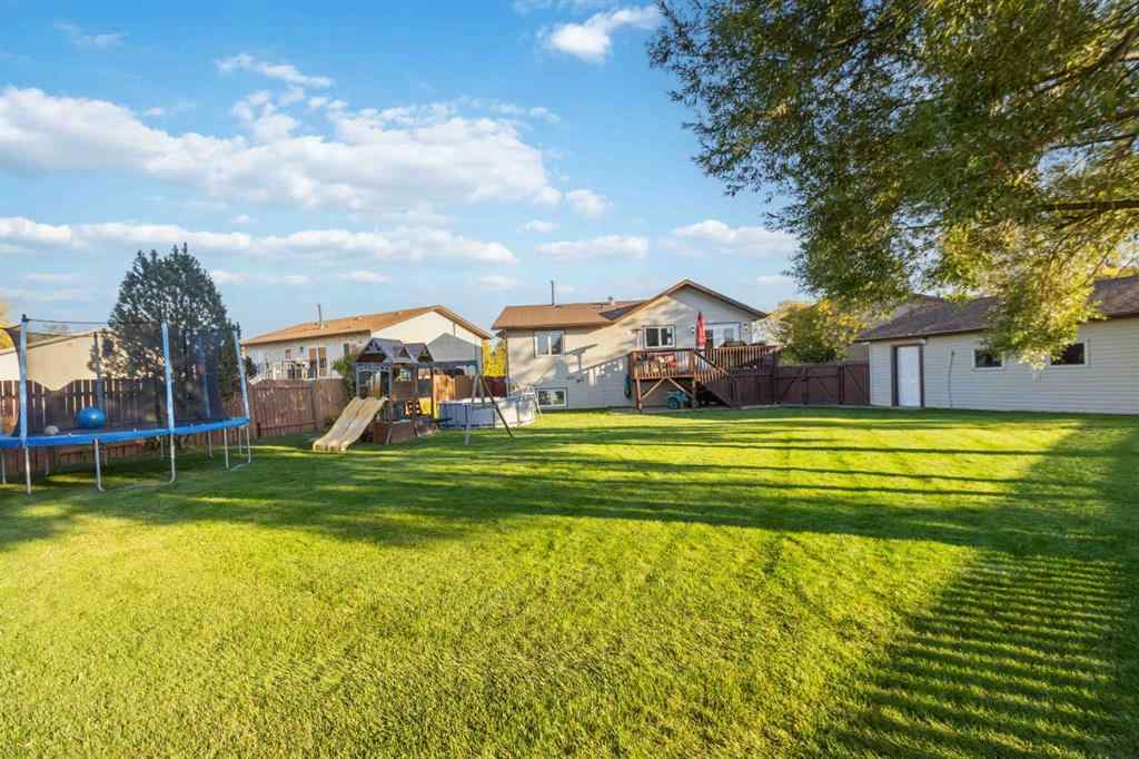 MLS® A2258591 - 225 Farrell Crescent  in Dickinsfield Fort McMurray, Residential
