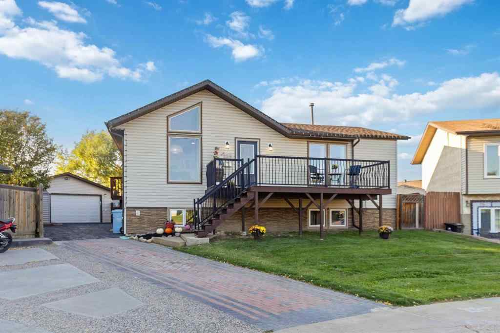MLS® A2258591 - 225 Farrell Crescent  in Dickinsfield Fort McMurray, Residential