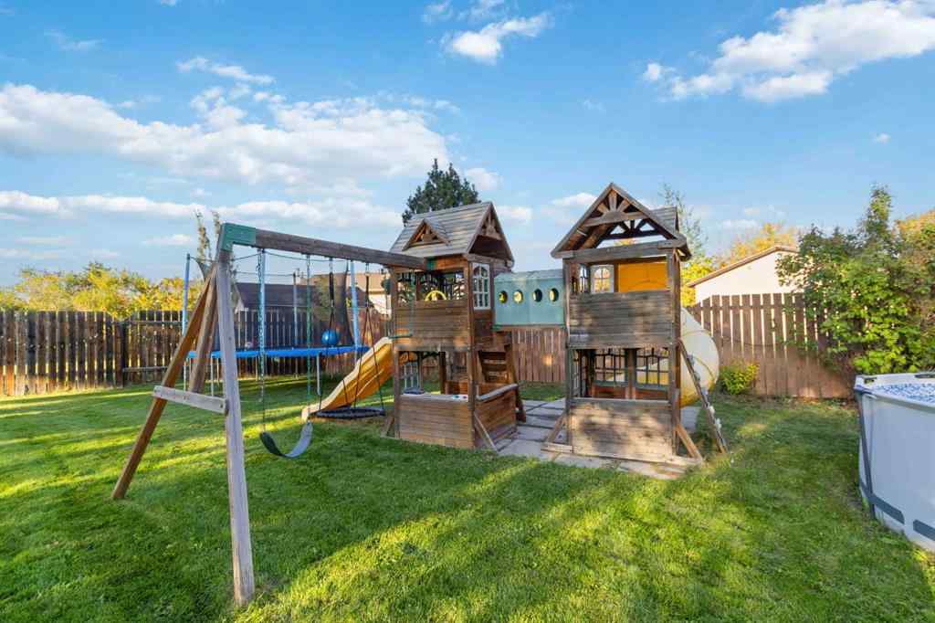 MLS® A2258591 - 225 Farrell Crescent  in Dickinsfield Fort McMurray, Residential