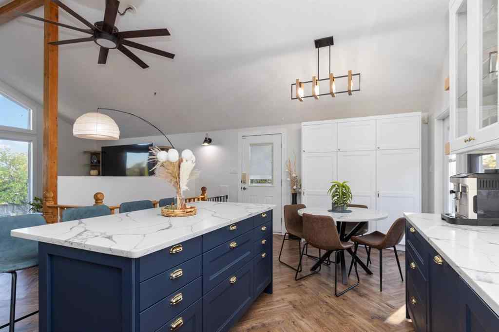 MLS® A2258591 - 225 Farrell Crescent  in Dickinsfield Fort McMurray, Residential