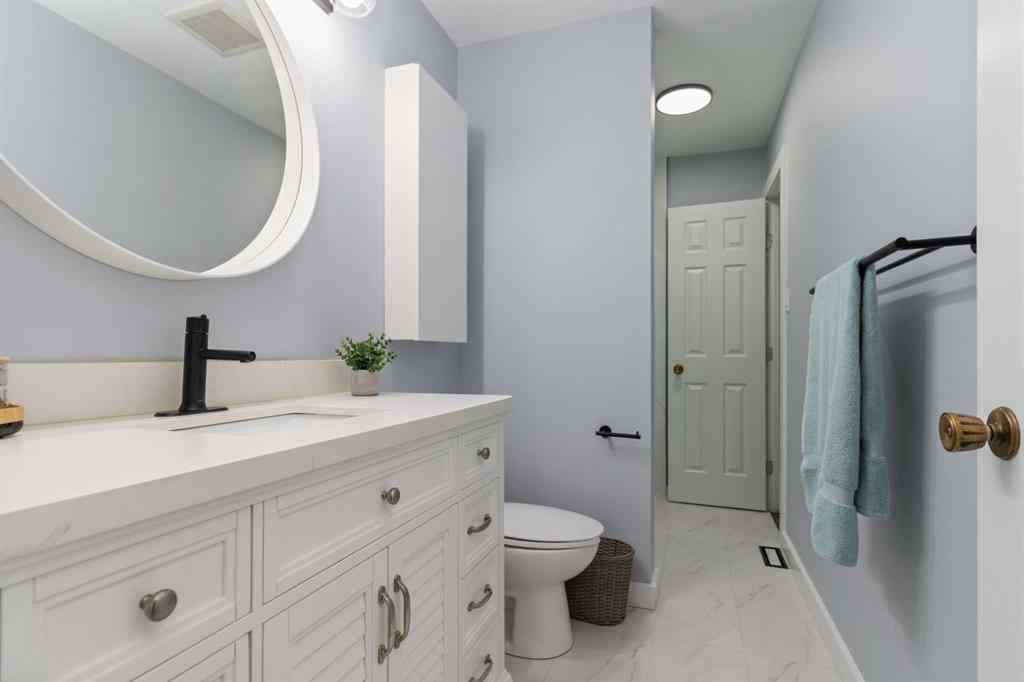 MLS® A2258591 - 225 Farrell Crescent  in Dickinsfield Fort McMurray, Residential