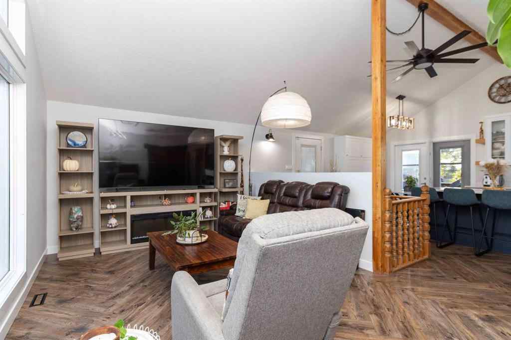 MLS® A2258591 - 225 Farrell Crescent  in Dickinsfield Fort McMurray, Residential