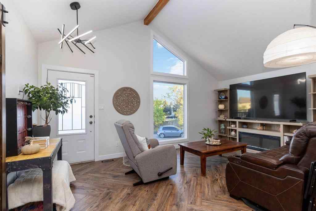 MLS® A2258591 - 225 Farrell Crescent  in Dickinsfield Fort McMurray, Residential