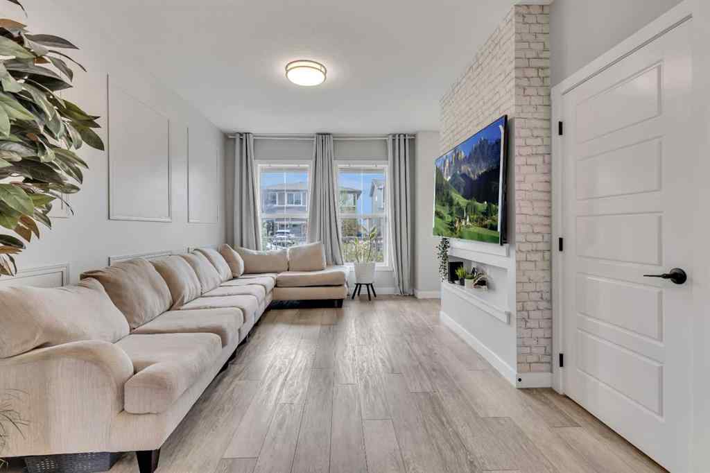 MLS® A2258593 - 224 Hillcrest Road SW in Hillcrest Airdrie, Residential