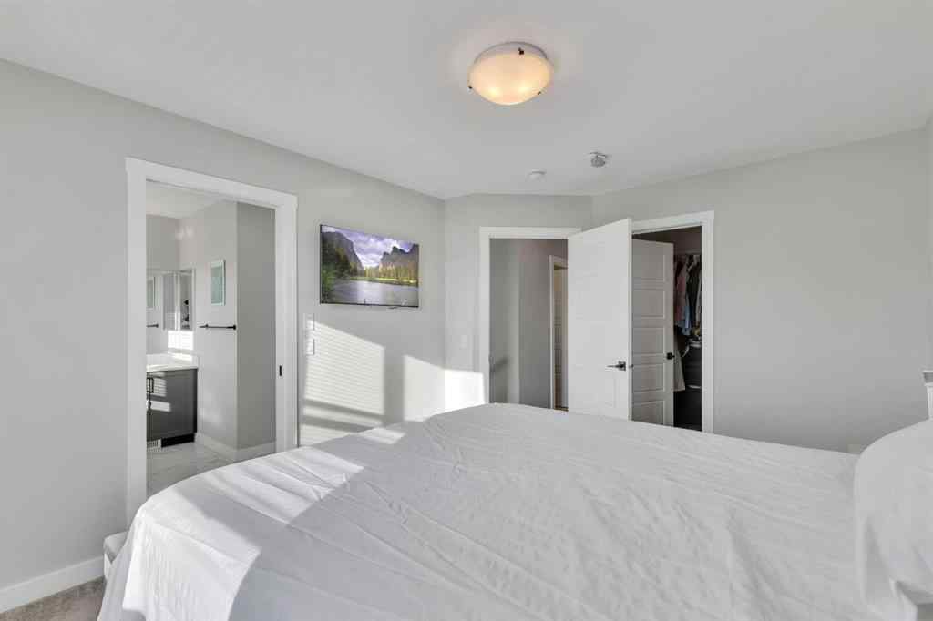 MLS® A2258593 - 224 Hillcrest Road SW in Hillcrest Airdrie, Residential