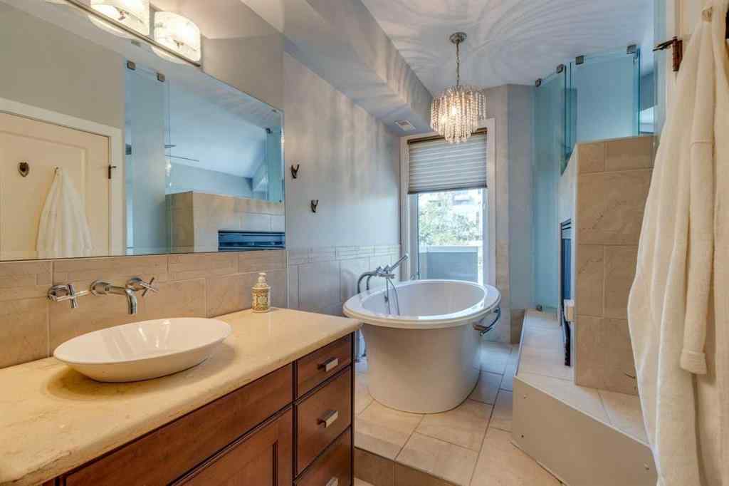 MLS® A2258598 - 525 5 Street NE in Bridgeland/Riverside Calgary, Residential