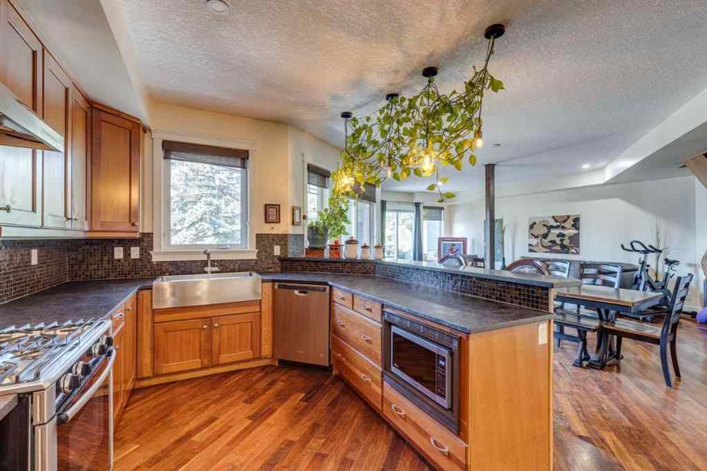 MLS® A2258598 - 525 5 Street NE in Bridgeland/Riverside Calgary, Residential