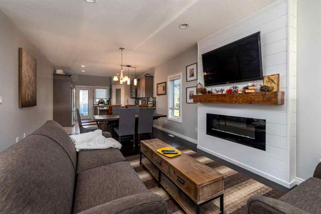 MLS® A2258602 - 2004 61 Avenue  in Lakeside Lloydminster, Residential