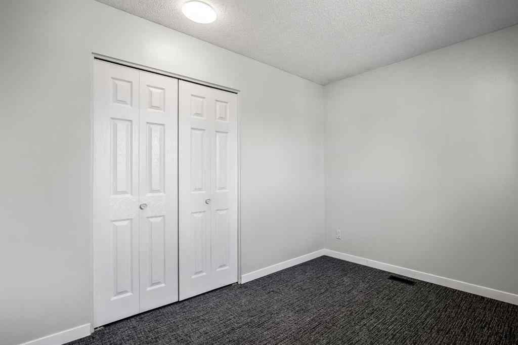 MLS® A2258605 - 29 Woodglen Crescent SW in Woodbine Calgary, Residential