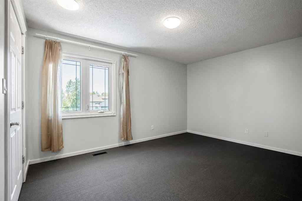 MLS® A2258605 - 29 Woodglen Crescent SW in Woodbine Calgary, Residential