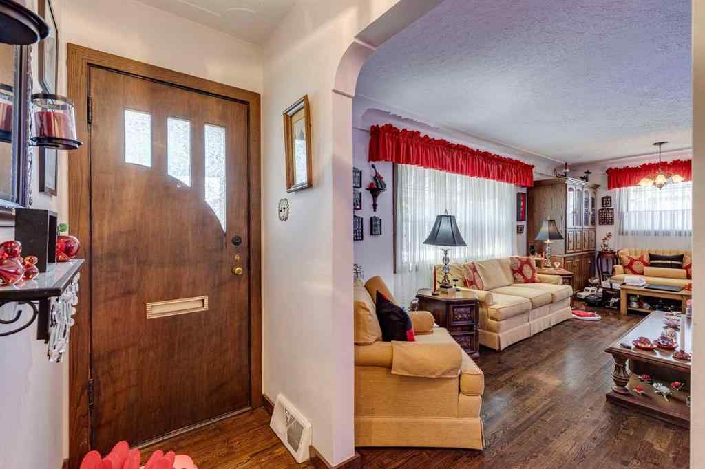 MLS® A2258614 - 840 19 Avenue NW in Mount Pleasant Calgary, Residential