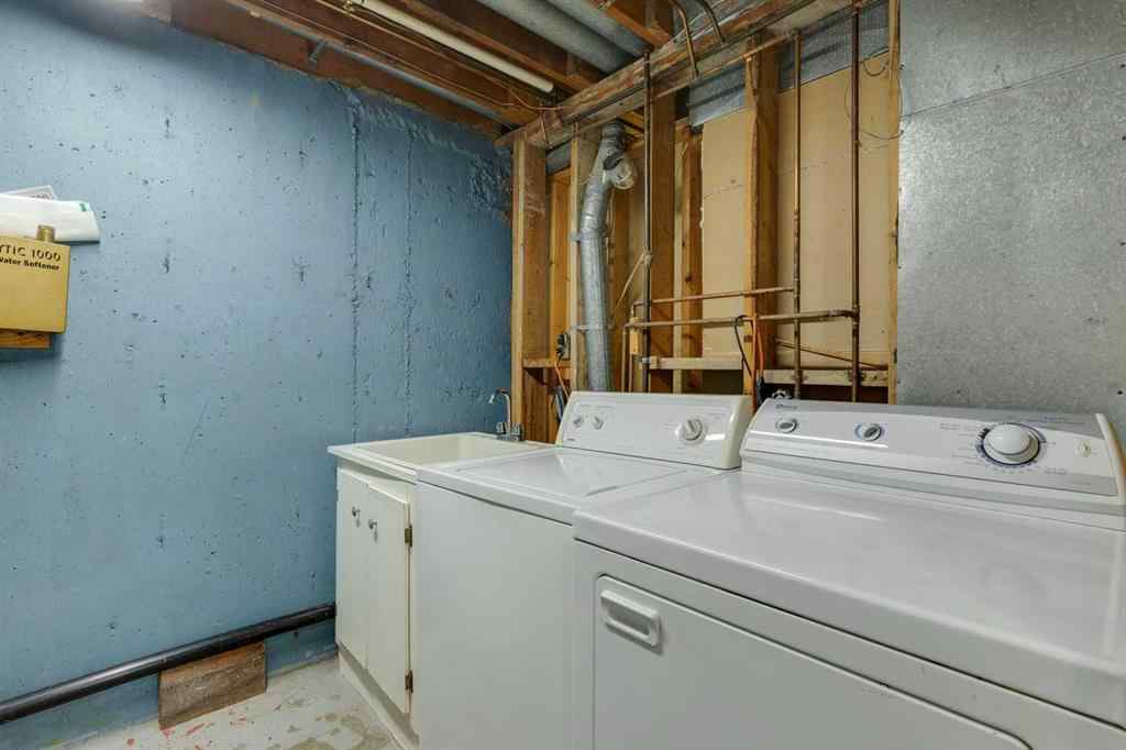 MLS® A2258615 - 4735 Chapel Road NW in Charleswood Calgary, Residential