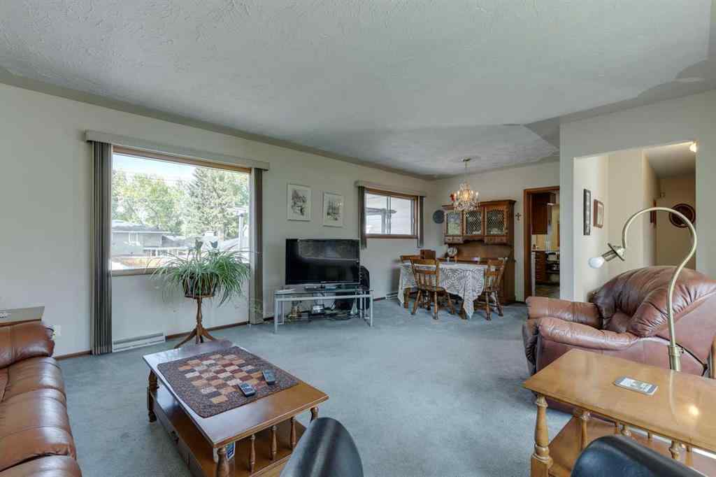 MLS® A2258615 - 4735 Chapel Road NW in Charleswood Calgary, Residential