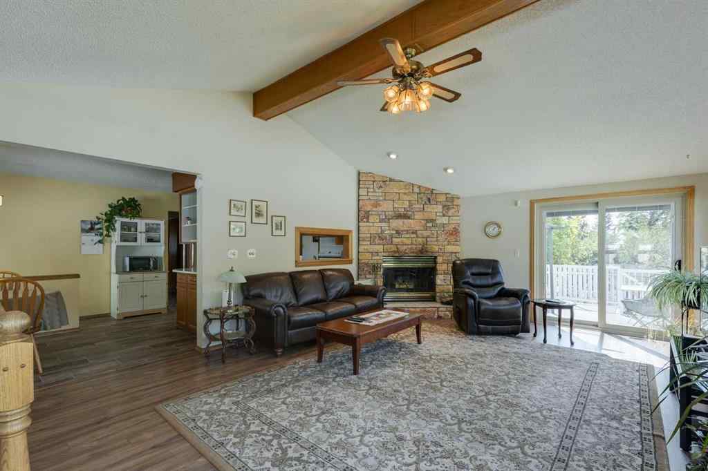 MLS® A2258615 - 4735 Chapel Road NW in Charleswood Calgary, Residential