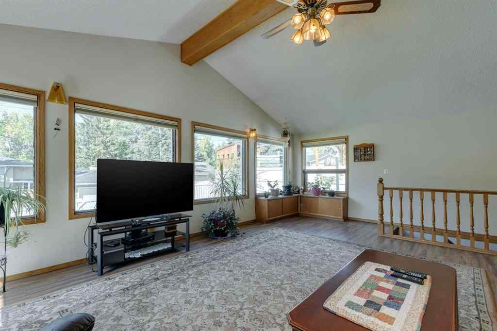 MLS® A2258615 - 4735 Chapel Road NW in Charleswood Calgary, Residential