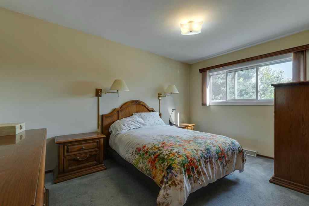 MLS® A2258615 - 4735 Chapel Road NW in Charleswood Calgary, Residential