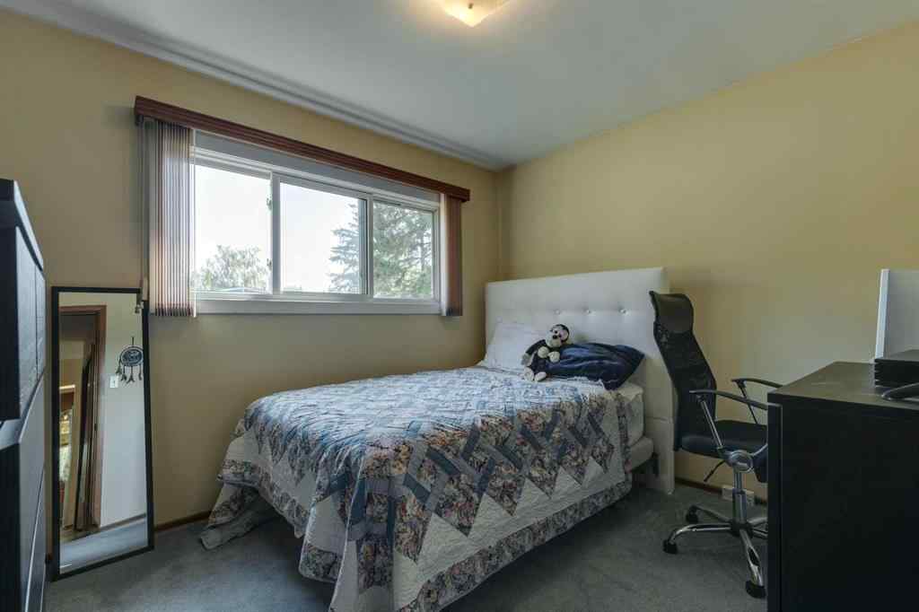 MLS® A2258615 - 4735 Chapel Road NW in Charleswood Calgary, Residential