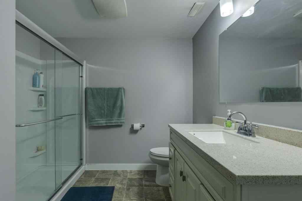 MLS® A2258615 - 4735 Chapel Road NW in Charleswood Calgary, Residential