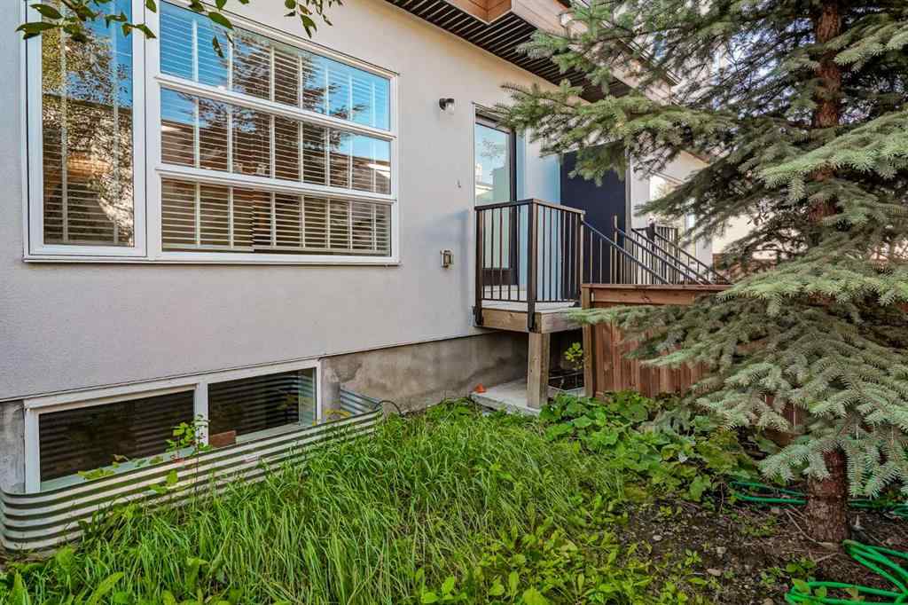 MLS® A2258616 - Unit #2 136 22 Avenue NE in Tuxedo Park Calgary, Residential