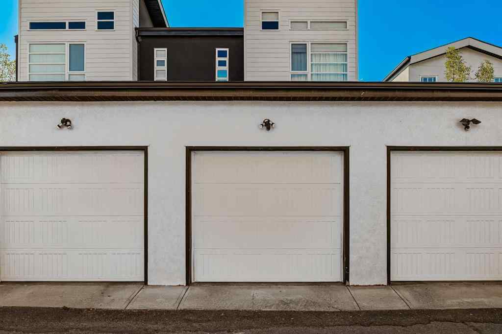 MLS® A2258616 - Unit #2 136 22 Avenue NE in Tuxedo Park Calgary, Residential