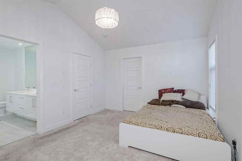 MLS® A2258616 - Unit #2 136 22 Avenue NE in Tuxedo Park Calgary, Residential