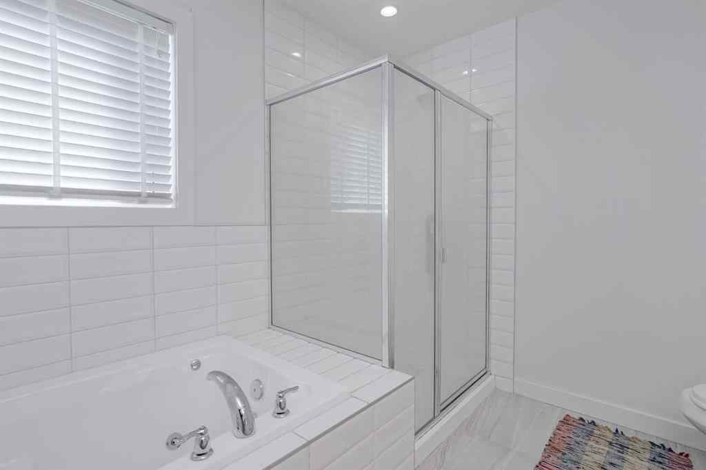 MLS® A2258616 - Unit #2 136 22 Avenue NE in Tuxedo Park Calgary, Residential