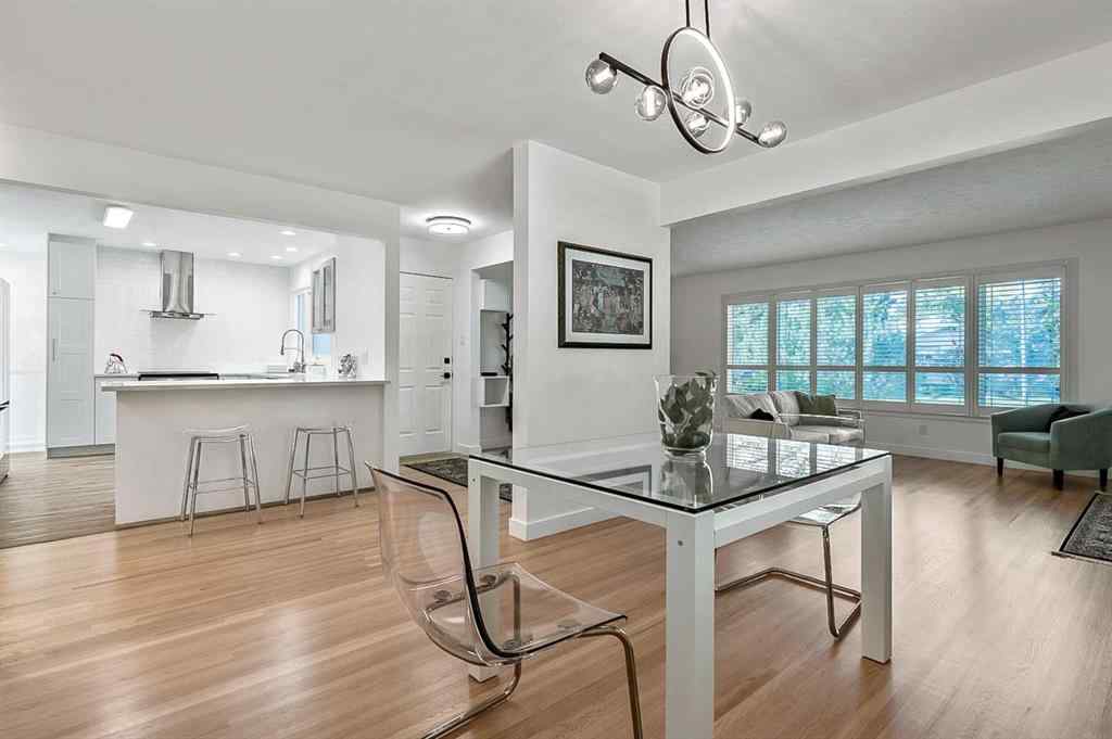 MLS® A2258617 - 8232 10 Street SW in Chinook Park Calgary, Residential