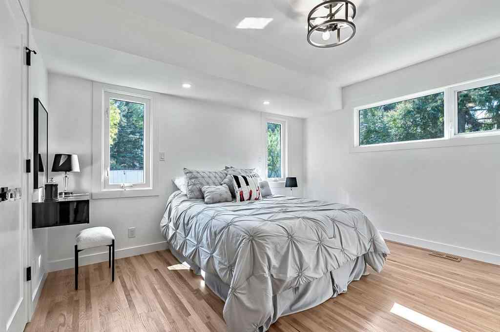 MLS® A2258617 - 8232 10 Street SW in Chinook Park Calgary, Residential