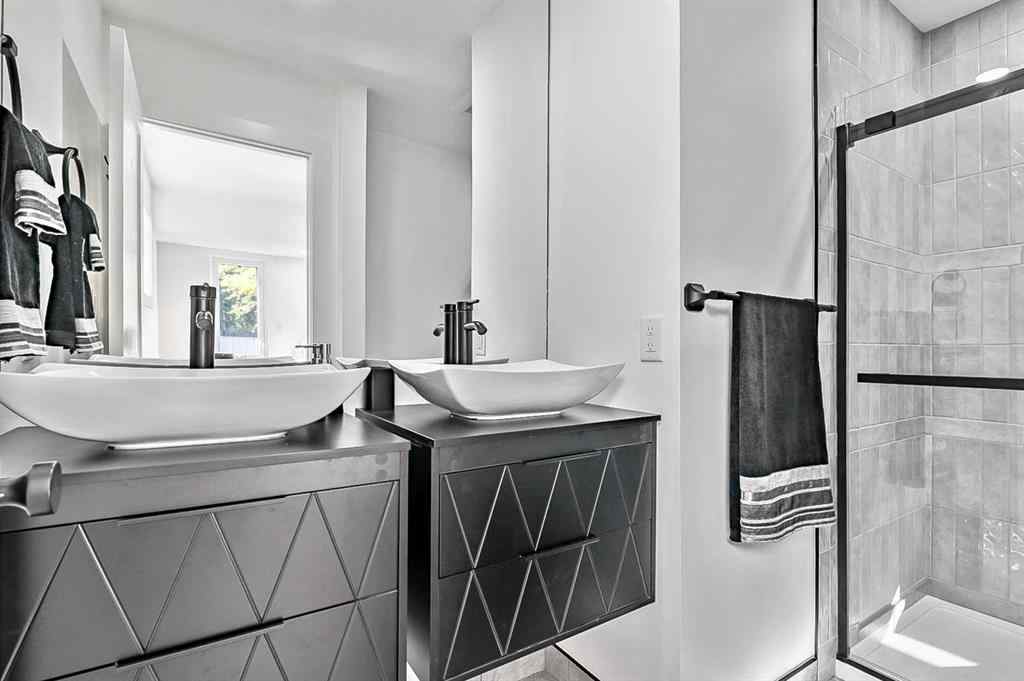MLS® A2258617 - 8232 10 Street SW in Chinook Park Calgary, Residential
