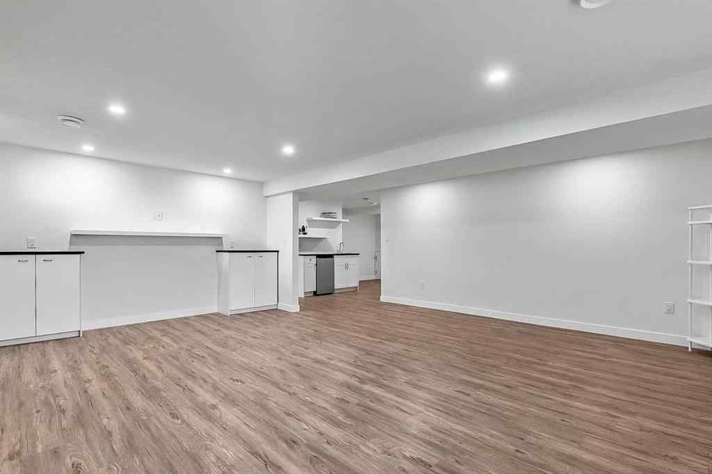 MLS® A2258617 - 8232 10 Street SW in Chinook Park Calgary, Residential