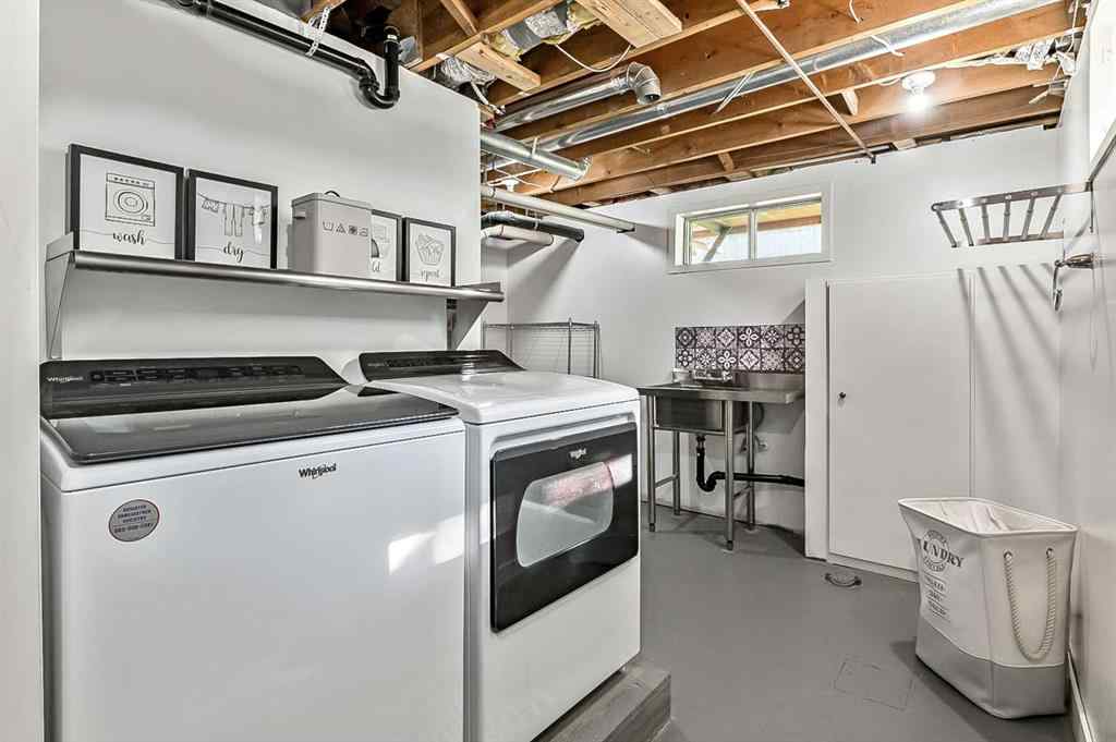 MLS® A2258617 - 8232 10 Street SW in Chinook Park Calgary, Residential