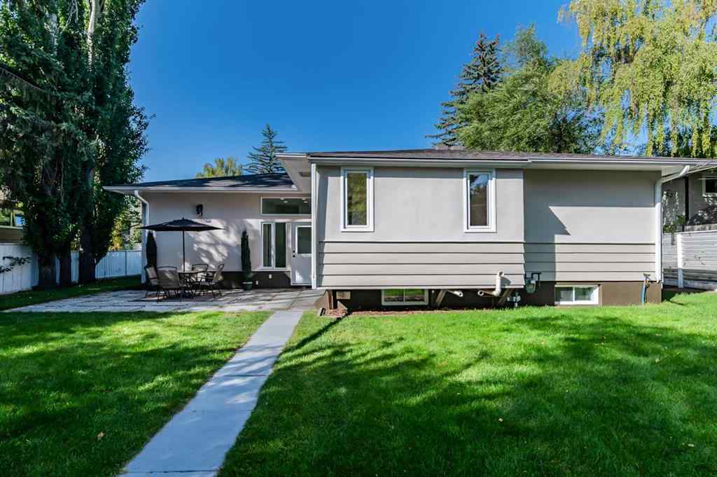 MLS® A2258617 - 8232 10 Street SW in Chinook Park Calgary, Residential