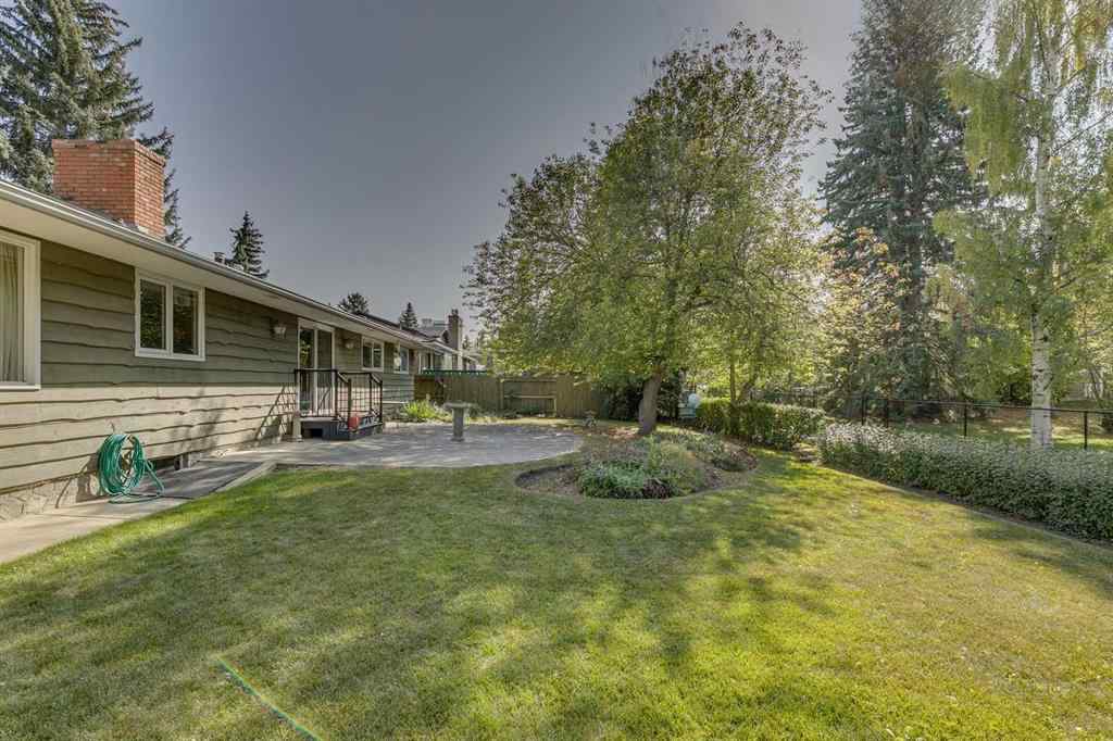 MLS® A2258630 - 32 Vartown Place NW in Varsity Calgary, Residential