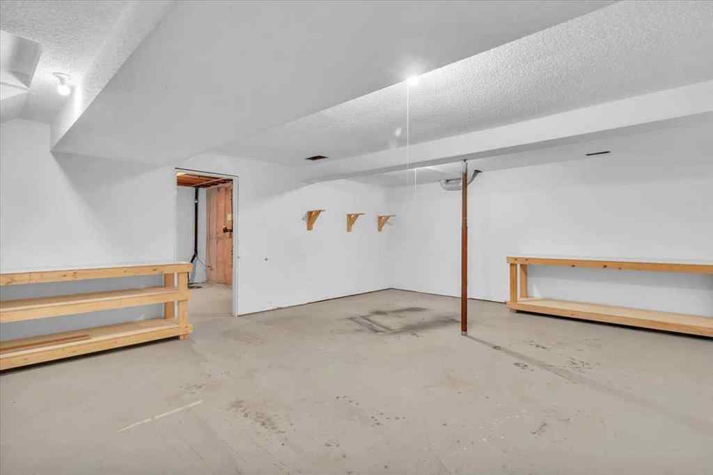 MLS® A2258634 - 28 Hunters Crescent  in Hunters Glen Okotoks, Residential
