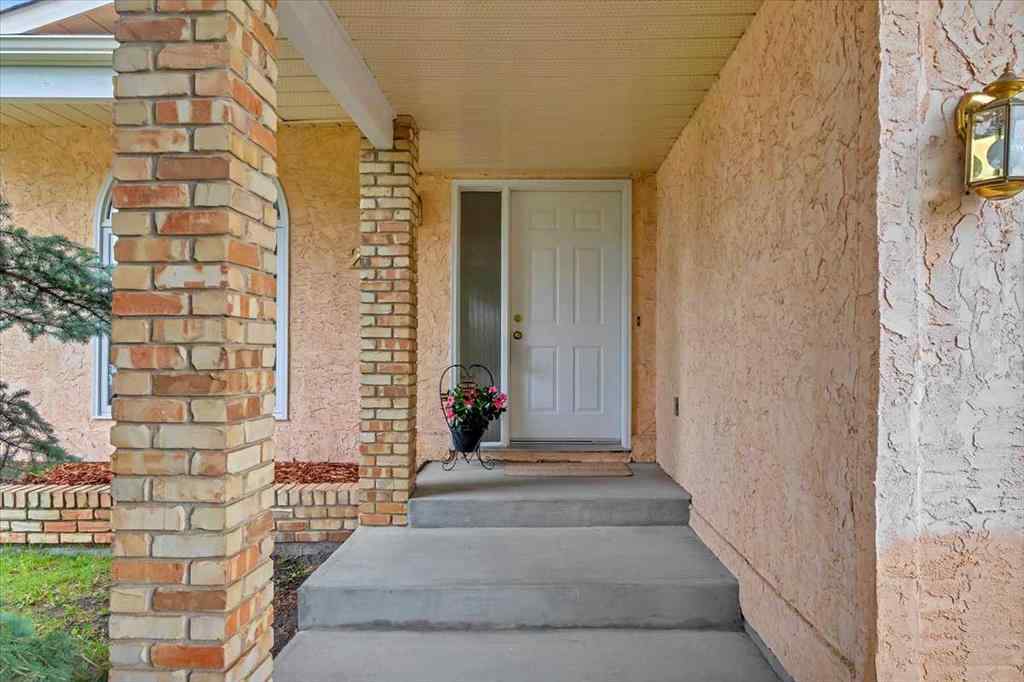 MLS® A2258634 - 28 Hunters Crescent  in Hunters Glen Okotoks, Residential