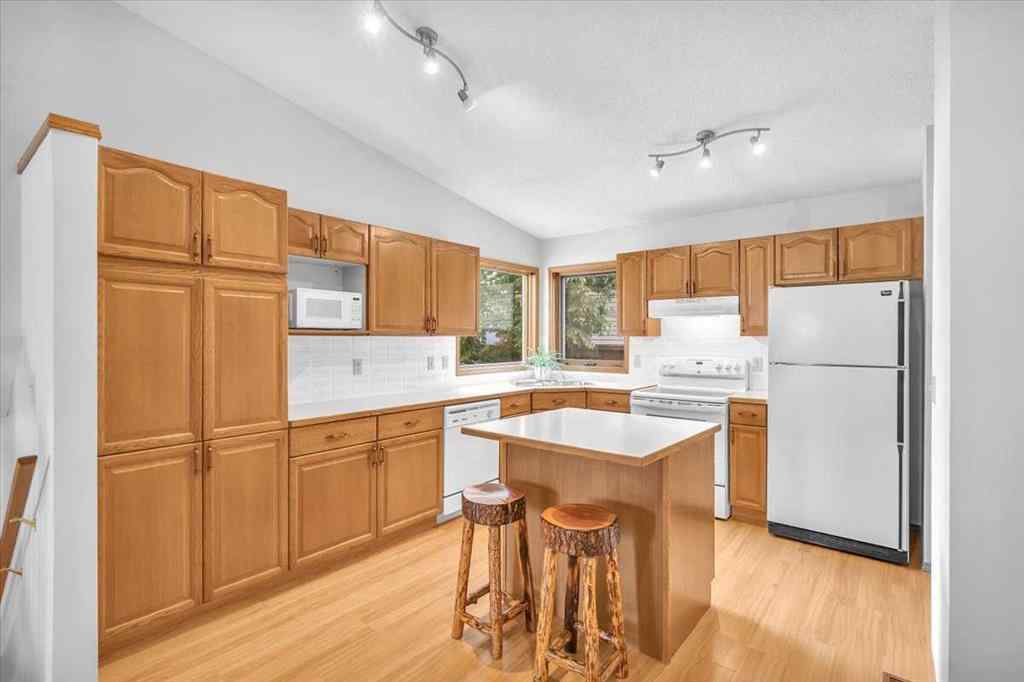 MLS® A2258634 - 28 Hunters Crescent  in Hunters Glen Okotoks, Residential