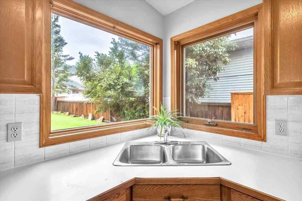MLS® A2258634 - 28 Hunters Crescent  in Hunters Glen Okotoks, Residential