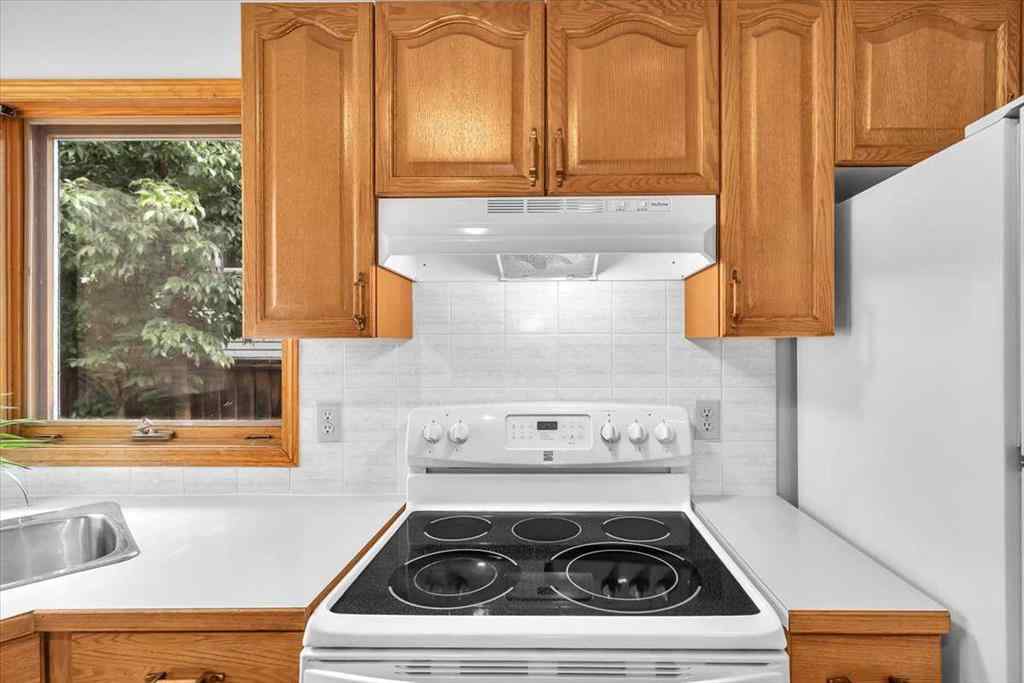 MLS® A2258634 - 28 Hunters Crescent  in Hunters Glen Okotoks, Residential