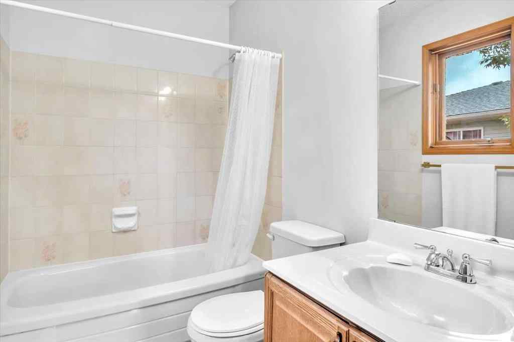 MLS® A2258634 - 28 Hunters Crescent  in Hunters Glen Okotoks, Residential