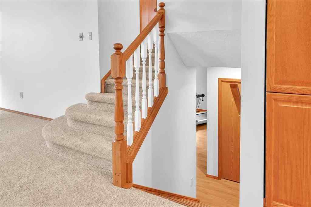 MLS® A2258634 - 28 Hunters Crescent  in Hunters Glen Okotoks, Residential
