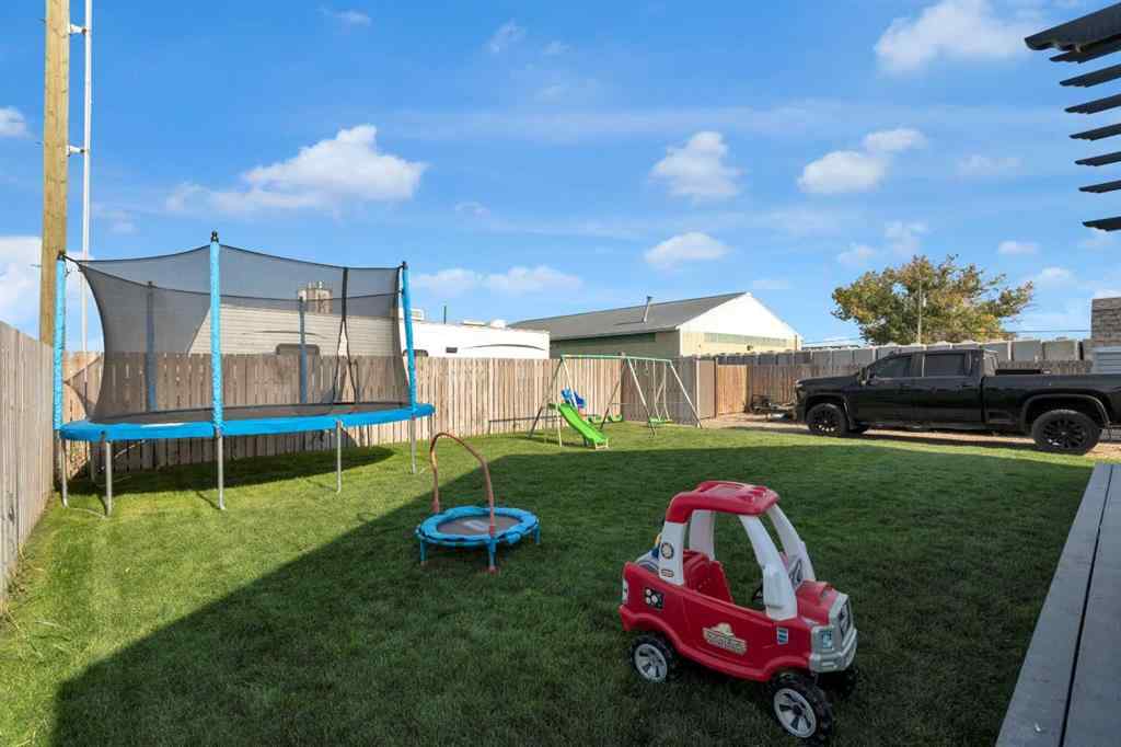 MLS® A2258643 - 212 3 Street N in NONE Vulcan, Residential