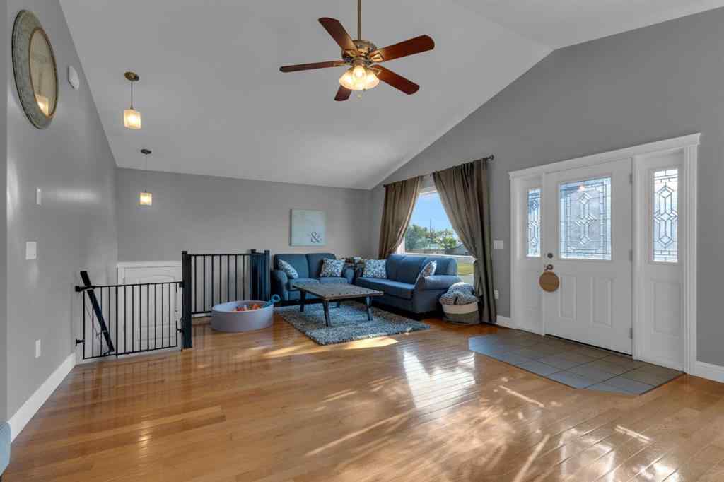 MLS® A2258643 - 212 3 Street N in NONE Vulcan, Residential